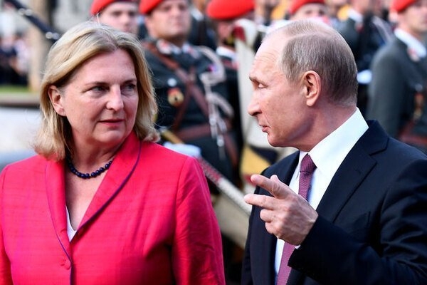 Австрийская "невеста" Путина начала работать на пропагандистов Russia Today
Австрийская "невеста" Путина начала работать на пропагандистов Russia Today