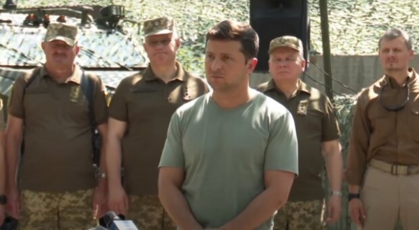 Зеленский покланялся памятнику — деловой визит в Донецкую область Зеленский покланялся памятнику — деловой визит в Донецкую область