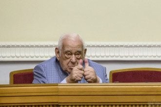 От коронавируса умер легендарный политик и бывший и.о. премьера Ефим Звягильский
От коронавируса умер легендарный политик и бывший и.о. премьера Ефим Звягильский