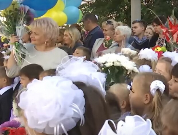 Не менее 12 тысяч на портфели, одежду и канцтовары: сколько стоит собрать ребенка на 1 сентября Не менее 12 тысяч на портфели, одежду и канцтовары: сколько стоит собрать ребенка на 1 сентября