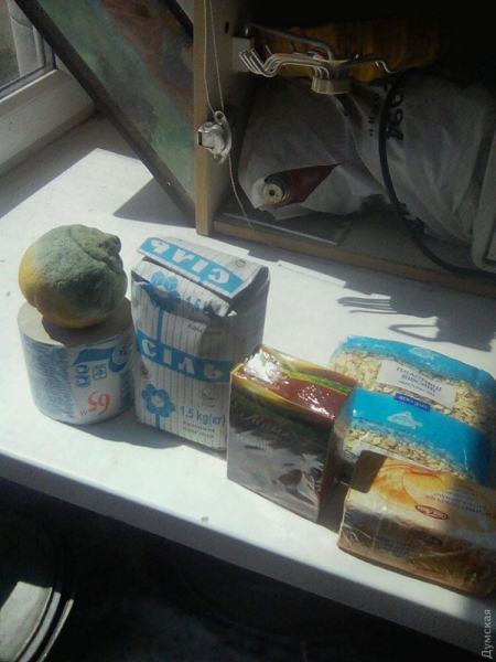 В Одессе бывшим политзаключенным раздали пайки с гнилыми продуктами. Показательное фото
В Одессе бывшим политзаключенным раздали пайки с гнилыми продуктами. Показательное фото