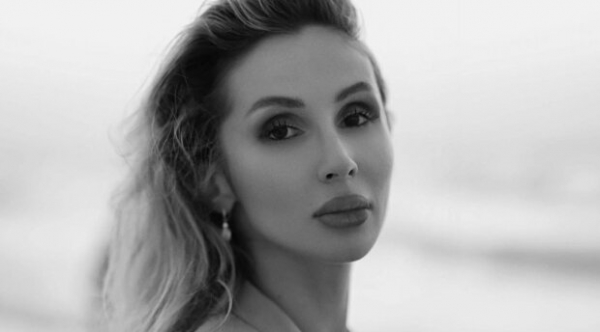 Светлана Лобода в коротких шортиках стала "кошечкой" для фанатов: "Это важно" Светлана Лобода в коротких шортиках стала "кошечкой" для фанатов: "Это важно"