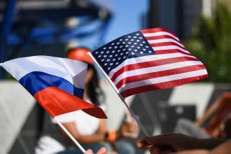 США ударят по поставкам смартфонов и авиазапчастей в Россию - Reuters
США ударят по поставкам смартфонов и авиазапчастей в Россию - Reuters