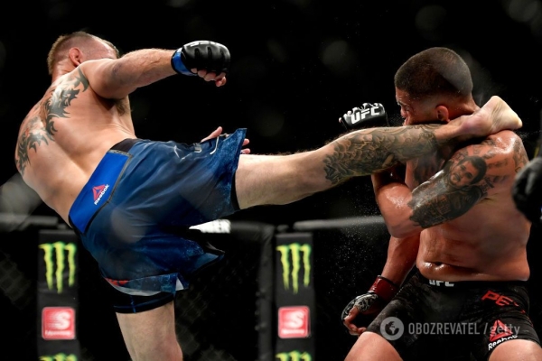 UFC 249: Петтис во второй раз победил Серроне
UFC 249: Петтис во второй раз победил Серроне