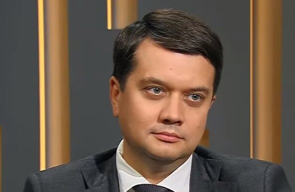 Спикер Рады Разумков напомнил депутатам о законе и невозможности выборов на Донбассе: "Под дулами пулеметов" Спикер Рады Разумков напомнил депутатам о законе и невозможности выборов на Донбассе: "Под дулами пулеметов"