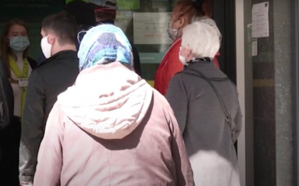 Плюс 500 гривен к каждой пенсии: кому из украинцев может рассчитывать на ежемесячную доплату