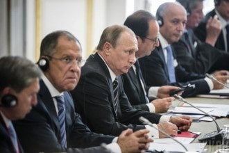 Лавров назвал причину нежелания РФ вести переговоры в "нормандском формате"
Лавров назвал причину нежелания РФ вести переговоры в "нормандском формате"