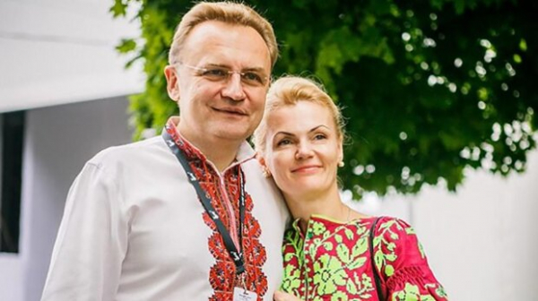 Дома, дорогие авто и акции: жена мэра Львова купается в роскоши, пока Садовый живет на одну зарплату Дома, дорогие авто и акции: жена мэра Львова купается в роскоши, пока Садовый живет на одну зарплату