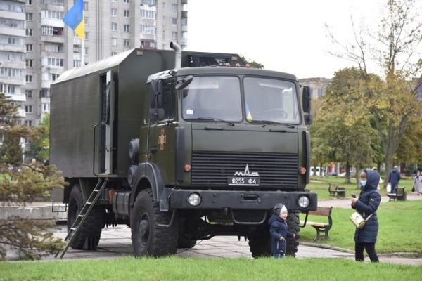 Во Львове открыли выставку военной техники Во Львове открыли выставку военной техники