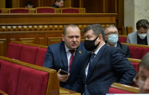 На химчистку и охрану Парламента из бюджета "убегут" миллионы На химчистку и охрану Парламента из бюджета "убегут" миллионы
