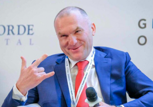 Олигарх Мазепа влетел на штраф в Хорватии: выехал по системе "Шлях", чтобы поохотиться на кабанов с вертолета Олигарх Мазепа влетел на штраф в Хорватии: выехал по системе "Шлях", чтобы поохотиться на кабанов с вертолета