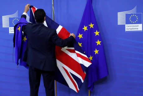 Британские СМИ получили данные об успехе переговоров по Brexit, другие источники это опровергают Британские СМИ получили данные об успехе переговоров по Brexit, другие источники это опровергают