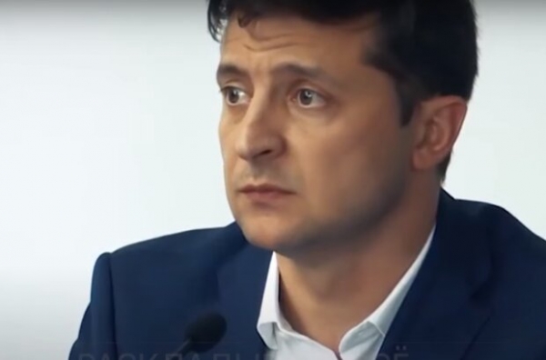 Зеленский не сдержался после падения АН-26 под Чугуевом: "Настаиваю на том..." Зеленский не сдержался после падения АН-26 под Чугуевом: "Настаиваю на том..."