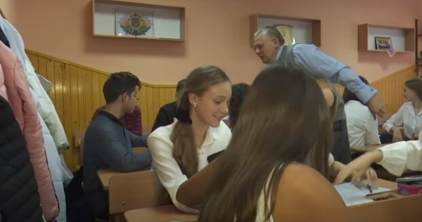 МОН объявил, как пройдет набор школьников в 10-11 классы: "Отчислены или переведены" МОН объявил, как пройдет набор школьников в 10-11 классы: "Отчислены или переведены"
