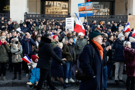 Во Франции против санитарных пропусков протестовали 54 тыс. граждан Во Франции против санитарных пропусков протестовали 54 тыс. граждан