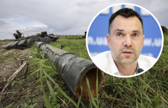 Арестович назвал сроки, когда оккупанты сами начнут отходить из Украины
