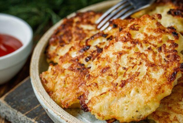 Когда цены на мясо в космосе: рецепт бюджетных луковых котлет, которые вкуснее, чем куриные Когда цены на мясо в космосе: рецепт бюджетных луковых котлет, которые вкуснее, чем куриные