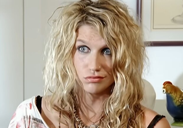 Легендарная Kesha пошла по стопам Бритни Спирс и решила гулять голой: "Скучно носить одежду" Легендарная Kesha пошла по стопам Бритни Спирс и решила гулять голой: "Скучно носить одежду"