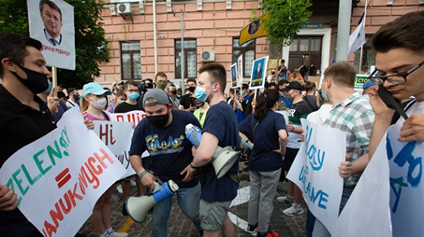 Битва железных карликов. Обзор политических событий на Украине 13-19 июня Битва железных карликов. Обзор политических событий на Украине 13-19 июня