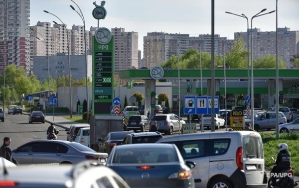 Большие сети АЗС повысили цены с начала августа Большие сети АЗС повысили цены с начала августа