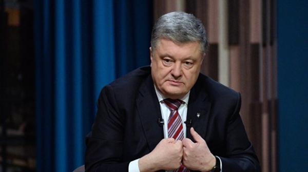 Болтон: Порошенко просил американцев ввести санкции против Коломойского