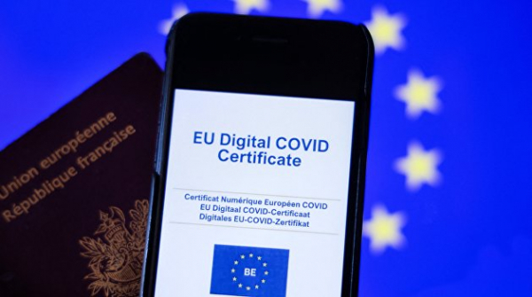 Борьба с COVID-19: В ЕС введены &laquo;ковид-паспорта&raquo;, а британские учёные рекомендуют &laquo;микс&raquo; из двух разных вакцин от коронавируса
