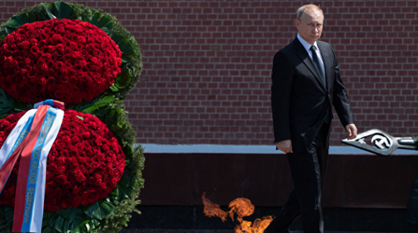 «Быть открытыми, несмотря на прошлое»: Путин объяснил, как уроки Великой Отечественной помогут сделать современный мир лучше «Быть открытыми, несмотря на прошлое»: Путин объяснил, как уроки Великой Отечественной помогут сделать современный мир лучше