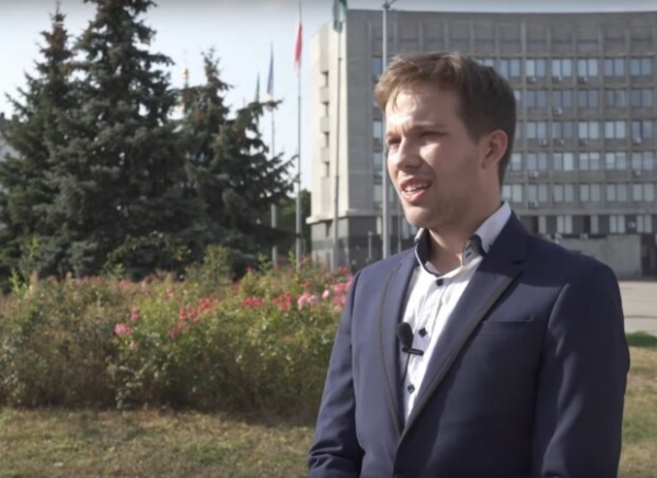 "Иду, чтобы пи***ть деньги": в Украине нашелся единственный честный кандидат "Иду, чтобы пи***ть деньги": в Украине нашелся единственный честный кандидат