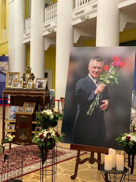 "Мы прощаемся с "Человеком эпохи": владелица ритуальной компании Алла Ландар об Александре Омельченко
"Мы прощаемся с "Человеком эпохи": владелица ритуальной компании Алла Ландар об Александре Омельченко