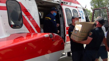 Спасатели доставили людям пострадавшим от паводков 10 тонн продуктов