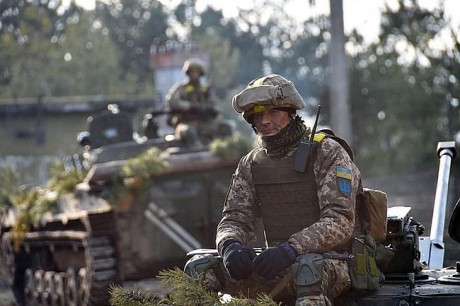 За день оккупанты шесть раз нарушили режим прекращения огня За день оккупанты шесть раз нарушили режим прекращения огня