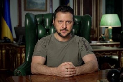 "Вы не скроетесь, мы вас все равно найдем": Зеленский назвал войскам РФ в Херсоне условие спасения
"Вы не скроетесь, мы вас все равно найдем": Зеленский назвал войскам РФ в Херсоне условие спасения