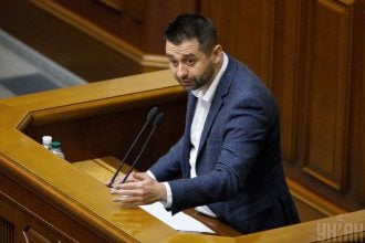 "Шантажировали бы весь мир": Арахамия назвал отказ от ядерного оружия в Украине ошибкой
"Шантажировали бы весь мир": Арахамия назвал отказ от ядерного оружия в Украине ошибкой