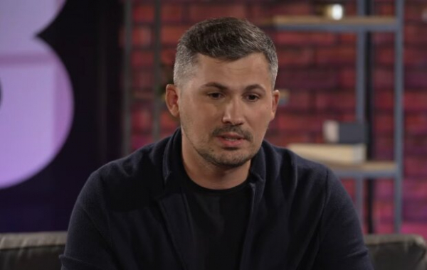 Пока Женя Кот из "Танці з зірками" глотал таблетки, его жена Наталья Татаринцева делала зарядку: "Я проснулся от взрывов" Пока Женя Кот из "Танці з зірками" глотал таблетки, его жена Наталья Татаринцева делала зарядку: "Я проснулся от взрывов"