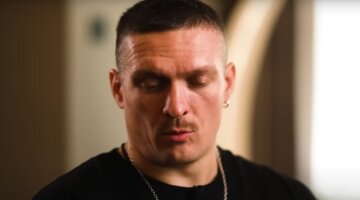Александр Усик рассказал, чем спасается перед реваншем Александр Усик рассказал, чем спасается перед реваншем