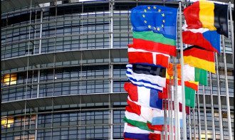 В Европарламенте прошлись по решению Зеленского об увольнении судей
                                                                                