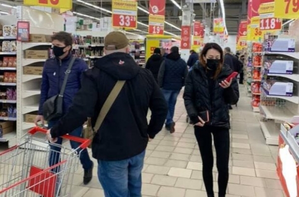 В украинском супермаркете заметили ассорти из моли и сухофруктов В украинском супермаркете заметили ассорти из моли и сухофруктов