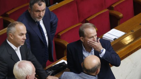 Зеленский подписал указ о санкциях против Медведчука Зеленский подписал указ о санкциях против Медведчука