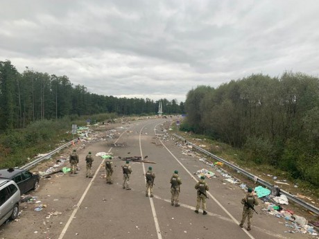 Хасиды полностью оставили пограничный пункт "Новые Ярловичи", - ГНСУ Хасиды полностью оставили пограничный пункт "Новые Ярловичи", - ГНСУ