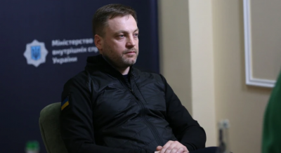Министр МВД Монастырский летел в командировку в одну из горячих точек – Офис президента
Министр МВД Монастырский летел в командировку в одну из горячих точек – Офис президента