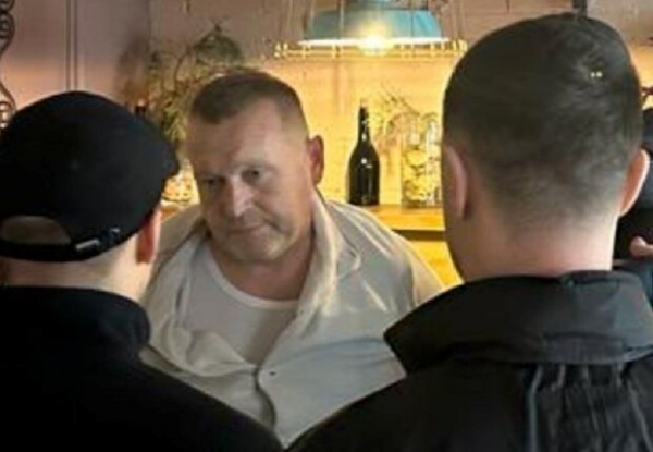 ГБР поймало на взятке в $500 тыс бизнесмена, который "одевал" ВСУ с наценками: что известно ГБР поймало на взятке в $500 тыс бизнесмена, который "одевал" ВСУ с наценками: что известно