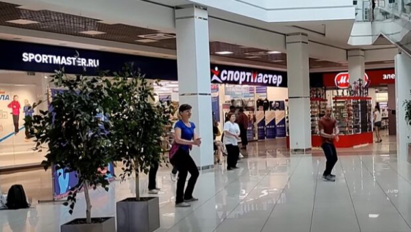 Российский Sportmaster продолжает зарабатывать на украинцах: сменили название на Athletics Российский Sportmaster продолжает зарабатывать на украинцах: сменили название на Athletics