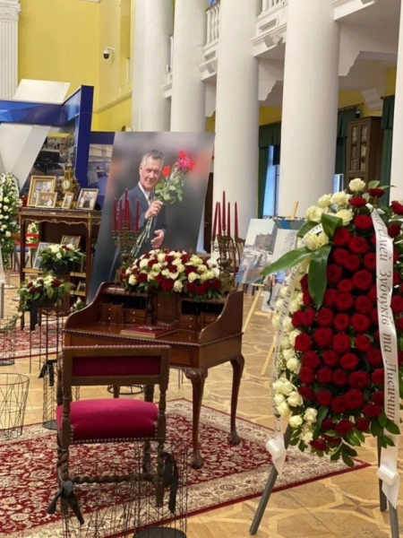 "Мы прощаемся с "Человеком эпохи": владелица ритуальной компании Алла Ландар об Александре Омельченко
"Мы прощаемся с "Человеком эпохи": владелица ритуальной компании Алла Ландар об Александре Омельченко