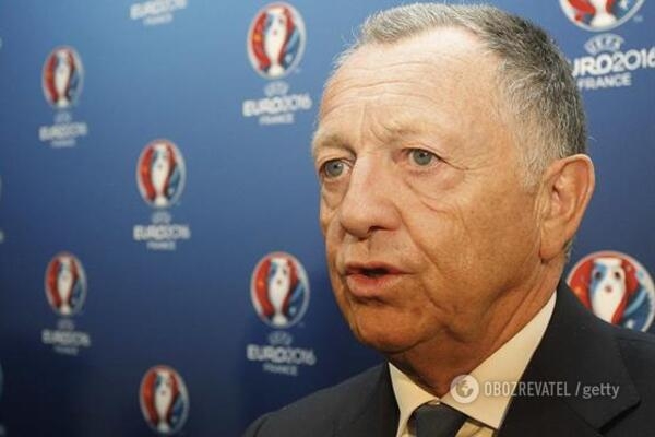 
Президент "Лиона" назвал идиотами французских чиновников из-за запрета на футбол
 