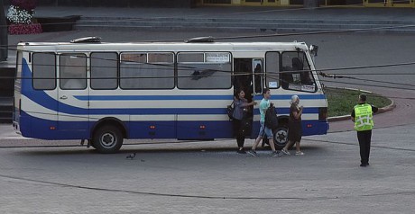В Луцке освободили 13 заложников и задержали террориста
