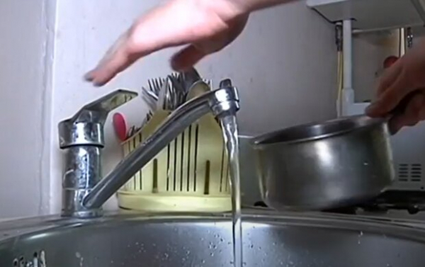 Коммунальщики требуют платить за горячую воду даже при пользовании бойлером: "Творите безобразие"