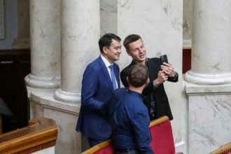 Дмитрий Разумков рассказал о создание новой политсилы в Раде: "Будем объединяться"
Дмитрий Разумков рассказал о создание новой политсилы в Раде: "Будем объединяться"
