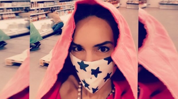 Дочь Ющенко стоит с протянутой рукой: "Куда ты?" Дочь Ющенко стоит с протянутой рукой: "Куда ты?"