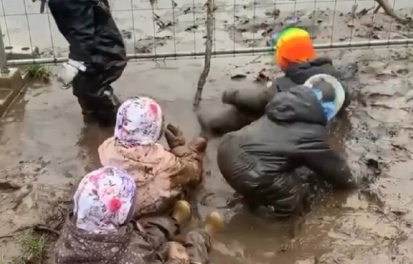 "Это называется - растить викингов": украинским мамам показали "забавы" из детского сада в Дании "Это называется - растить викингов": украинским мамам показали "забавы" из детского сада в Дании