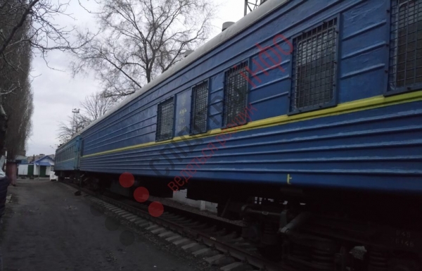 "Пожизненник" имел ключ от поезда: появились новые детали в деле об убийстве конвоира под Днепром
"Пожизненник" имел ключ от поезда: появились новые детали в деле об убийстве конвоира под Днепром